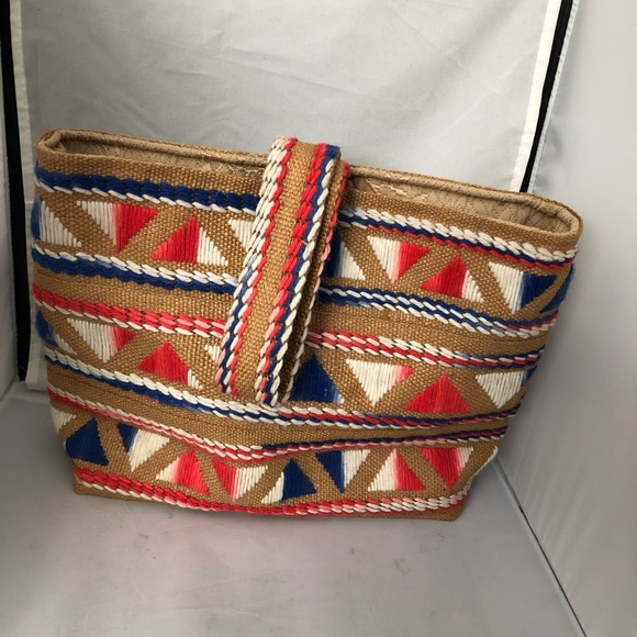 Unique embroidered burlap Single strap tote bag - Picture 4 of 8